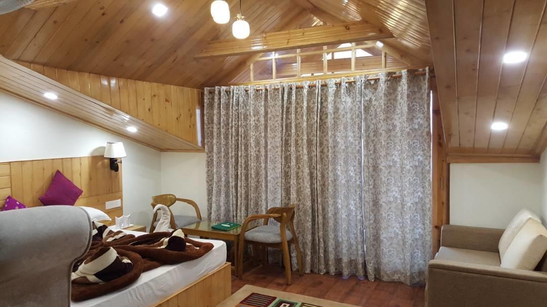 Hotel Kayanat Dalhousie Exterior photo